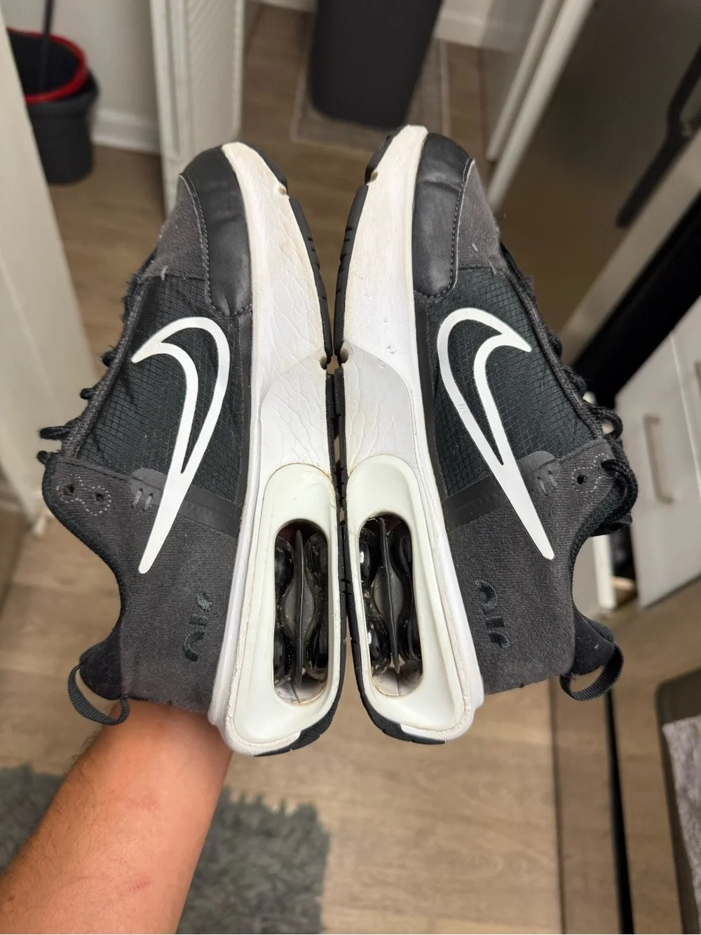 Nike Air Max Interlock Black White DQ2904-001 Athletic Sneaker Women Size 7 Used